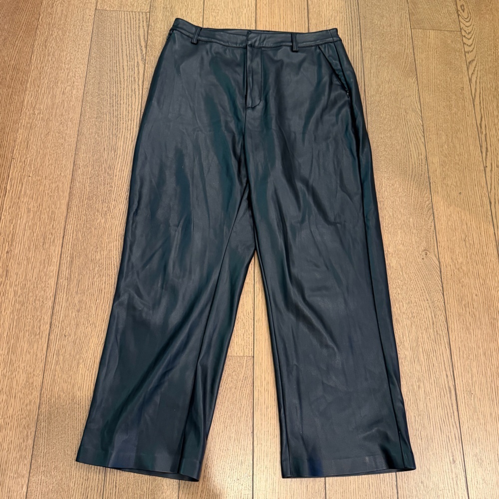 Good American Faux Leather Wide Leg Crop Trousers Pants Black Size 8/29 $185 - Picture 3 of 5